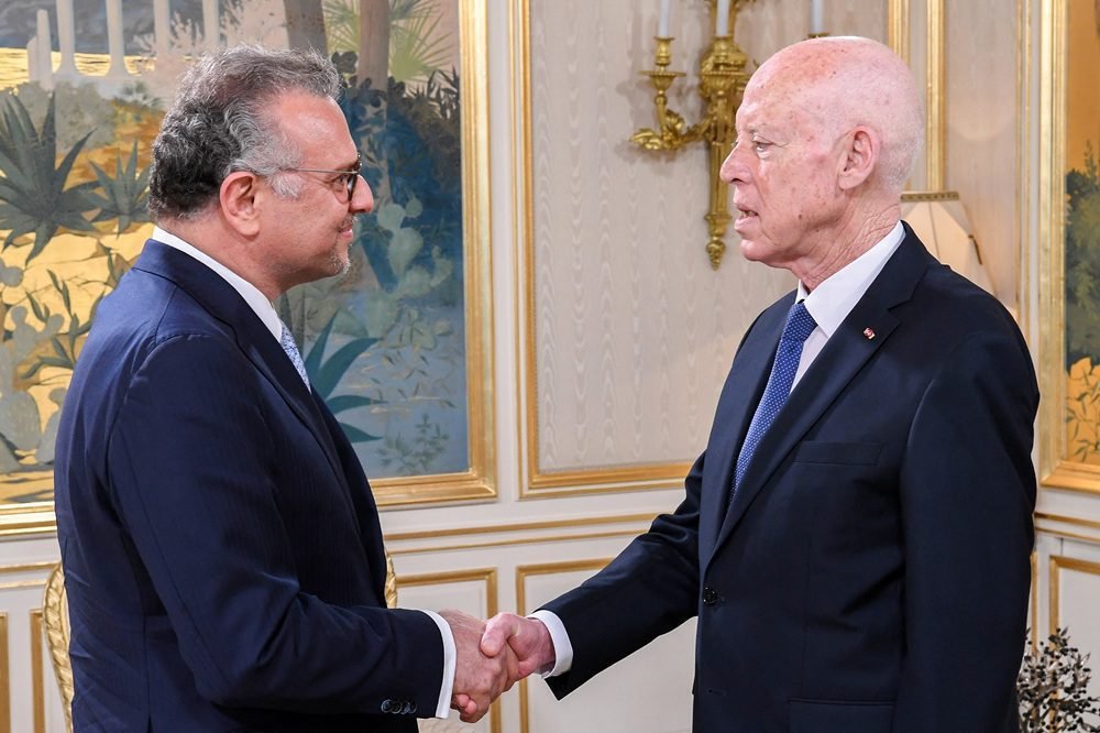 Ultraleve explode ao cair em rodovia italiana e paralisa tráfego em Brescia 2 Ultraleve explode ao cair em rodovia italiana e paralisa tráfego em Brescia - Imagem do artigo original