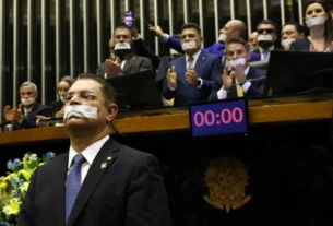 Câmara discute punir bolsonaristas