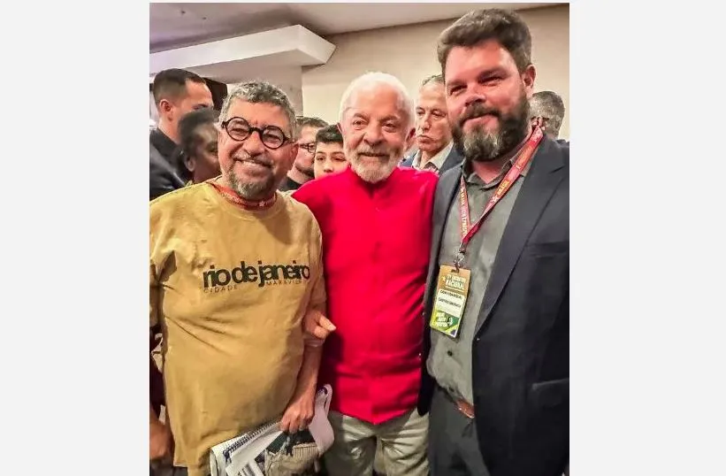 Lula posa com neto de Fidel Castro em evento do PT e Mostra o quanto ama a democracia! 2 Lula posa com neto de Fidel Castro