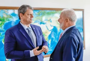 Tarcísio ataca gastos de Lula