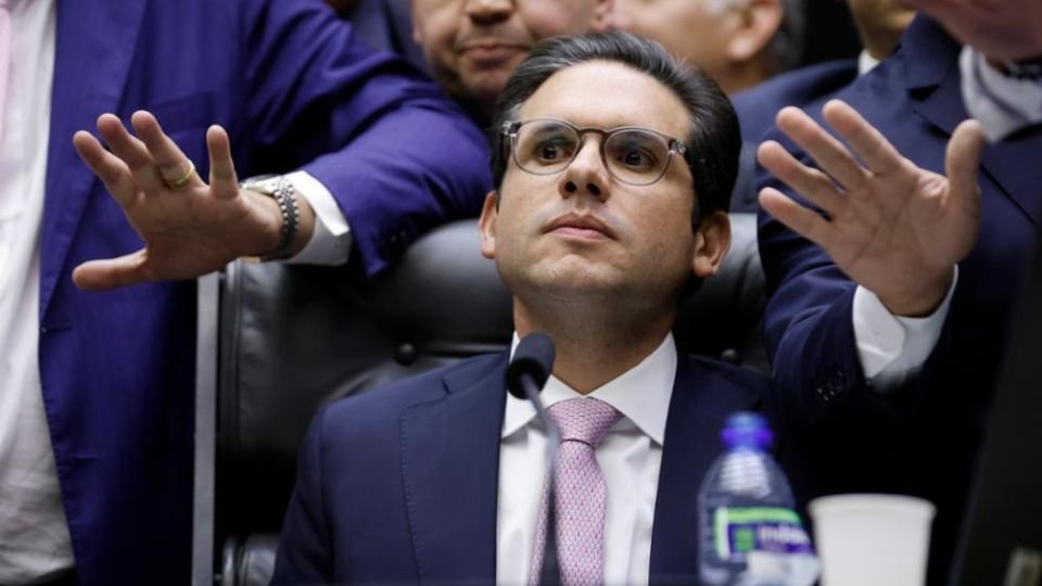 Hugo Motta leva combate à adultização ao plenário e adia debate sobre anistia 2 Hugo Motta leva combate à adultização ao plenário e adia debate sobre anistia - Imagem do artigo