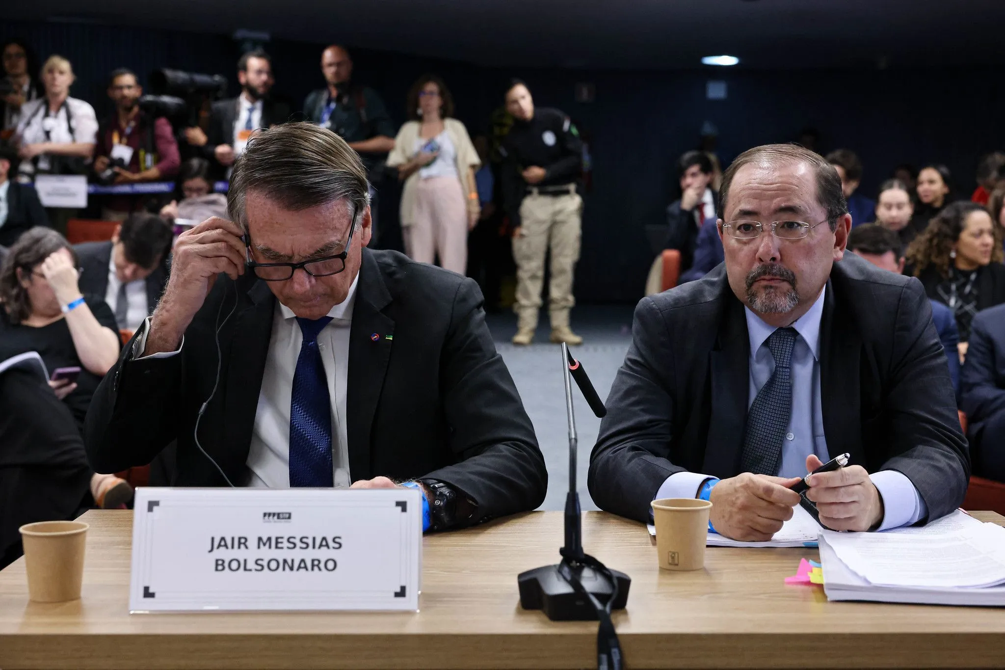 STF cobra explicações e pode converter prisão domiciliar de Bolsonaro em preventiva 2 STF cobra explicações e pode converter prisão domiciliar de Bolsonaro em preventiva - Imagem do artigo