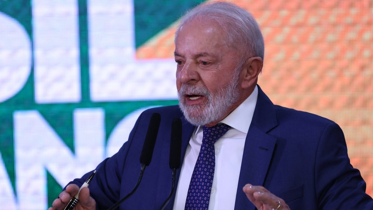 Lula critica foto de homem negro sem dentes e enfrenta acusação de racismo 2 Lula critica foto de homem negro sem dentes e enfrenta acusação de racismo - Imagem do artigo