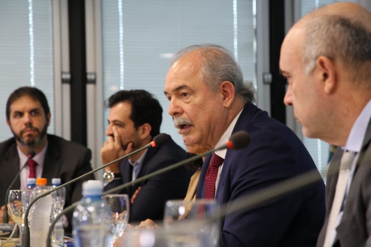 Governo libera R$ 30 bi via BNDES para socorrer empresas afetadas por tarifas dos EUA 2 Governo libera R$ 30 bi via BNDES para socorrer empresas afetadas por tarifas dos EUA - Imagem do artigo
