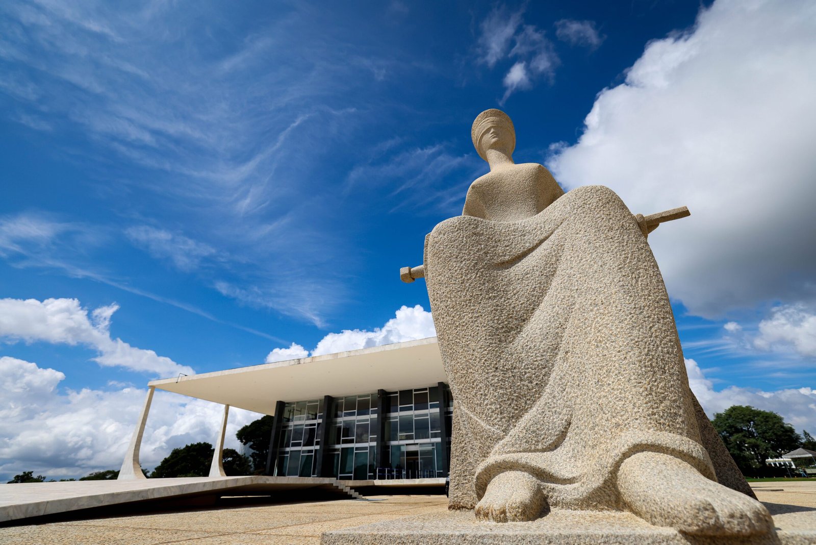 Juristocracia brasileira enfrenta sanções e reacende debate sobre Estado de direito 2 Juristocracia brasileira enfrenta sanções e reacende debate sobre Estado de direito - Imagem do artigo