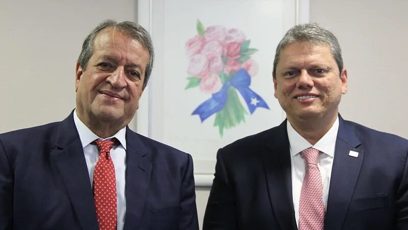 Costa Neto reforça: Tarcísio concorrerá pelo PL se disputar Planalto em 2026 2 Costa Neto reforça: Tarcísio concorrerá pelo PL se disputar Planalto em 2026 - Imagem do artigo