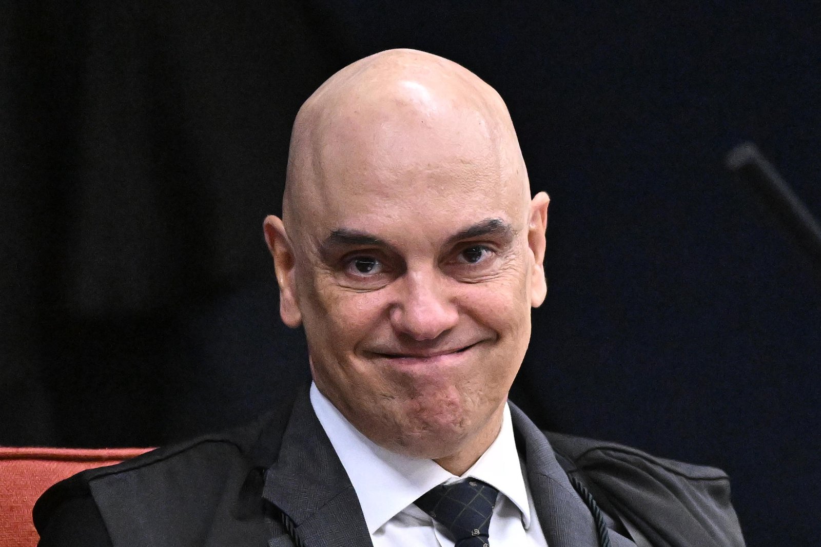 Moraes reforça policiamento na casa de Bolsonaro após alerta de Lindbergh 2 Moraes reforça policiamento na casa de Bolsonaro após alerta de Lindbergh - Imagem do artigo