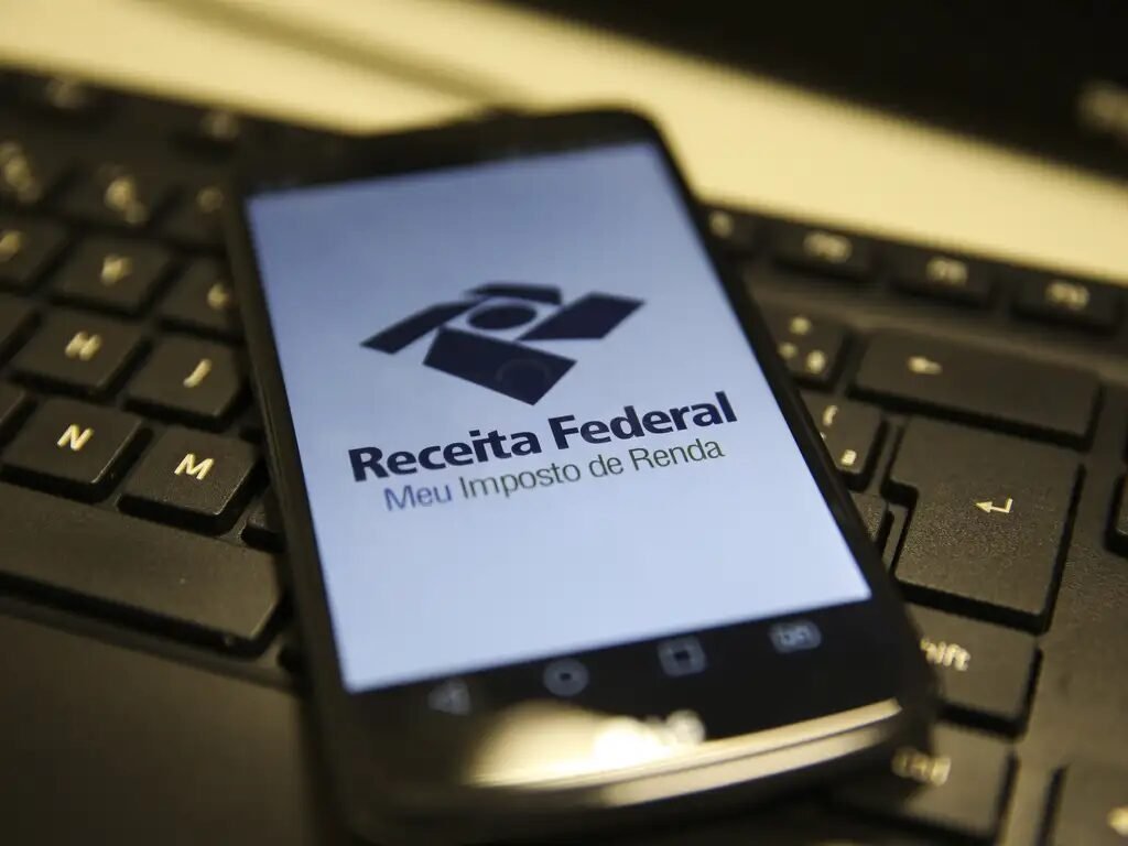 Receita paga 4º lote da restituição do IR 2025 em 29 de agosto 2 Receita paga 4º lote da restituição do IR 2025 em 29 de agosto - Imagem do artigo