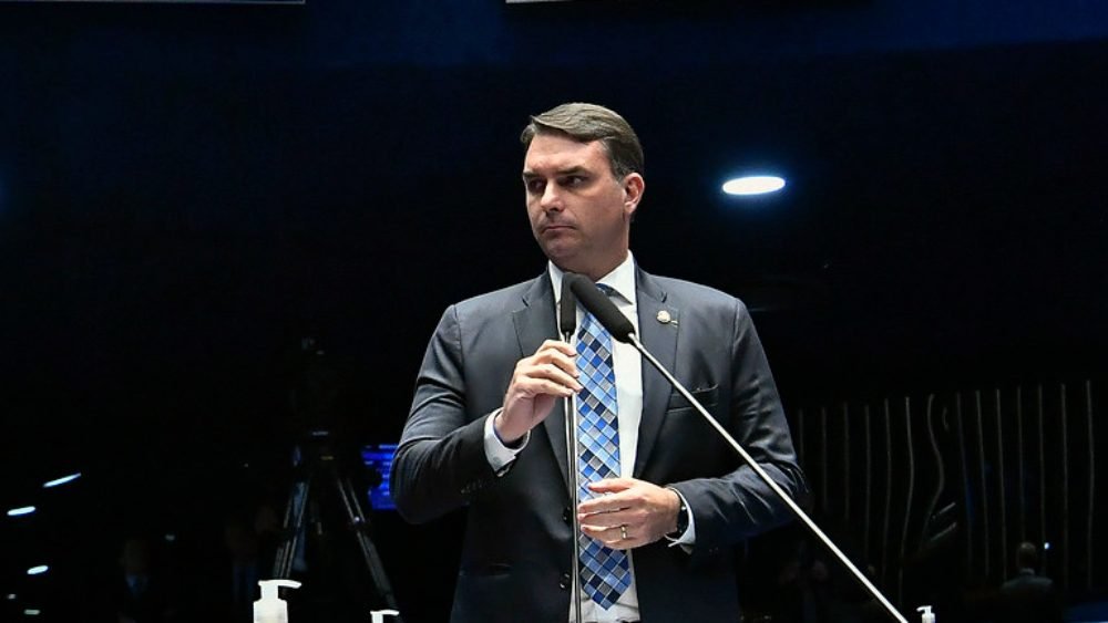 Defesa de Bolsonaro reage a pedido da PF por vigilância interna 24h 2 Defesa de Bolsonaro reage a pedido da PF por vigilância interna 24h - Imagem do artigo