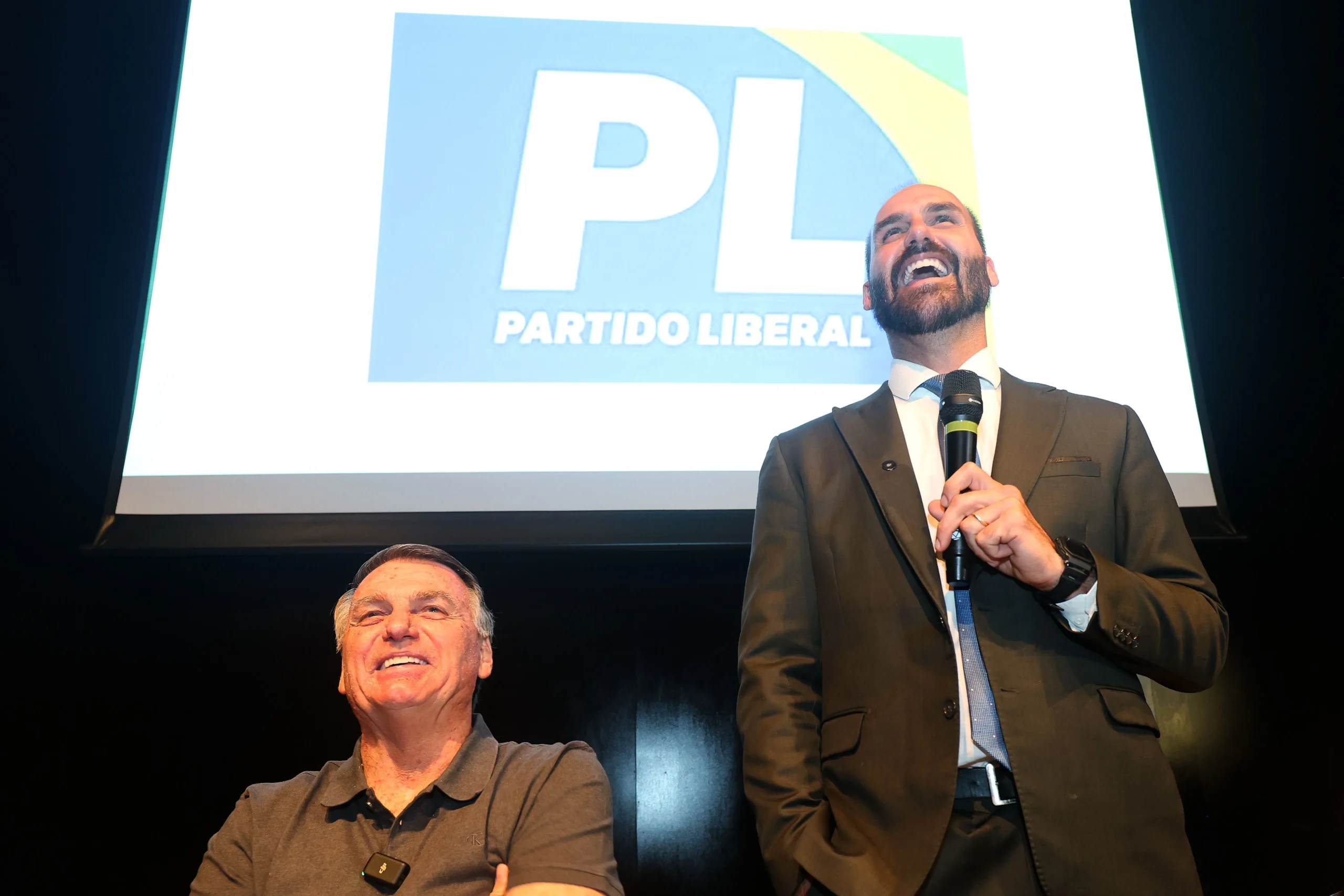 AGU contrata escritório nos EUA e mira Bolsonaro para ressarcir US$ 3,5 mi 2 AGU contrata escritório nos EUA e mira Bolsonaro para ressarcir US$ 3,5 mi - Imagem do artigo