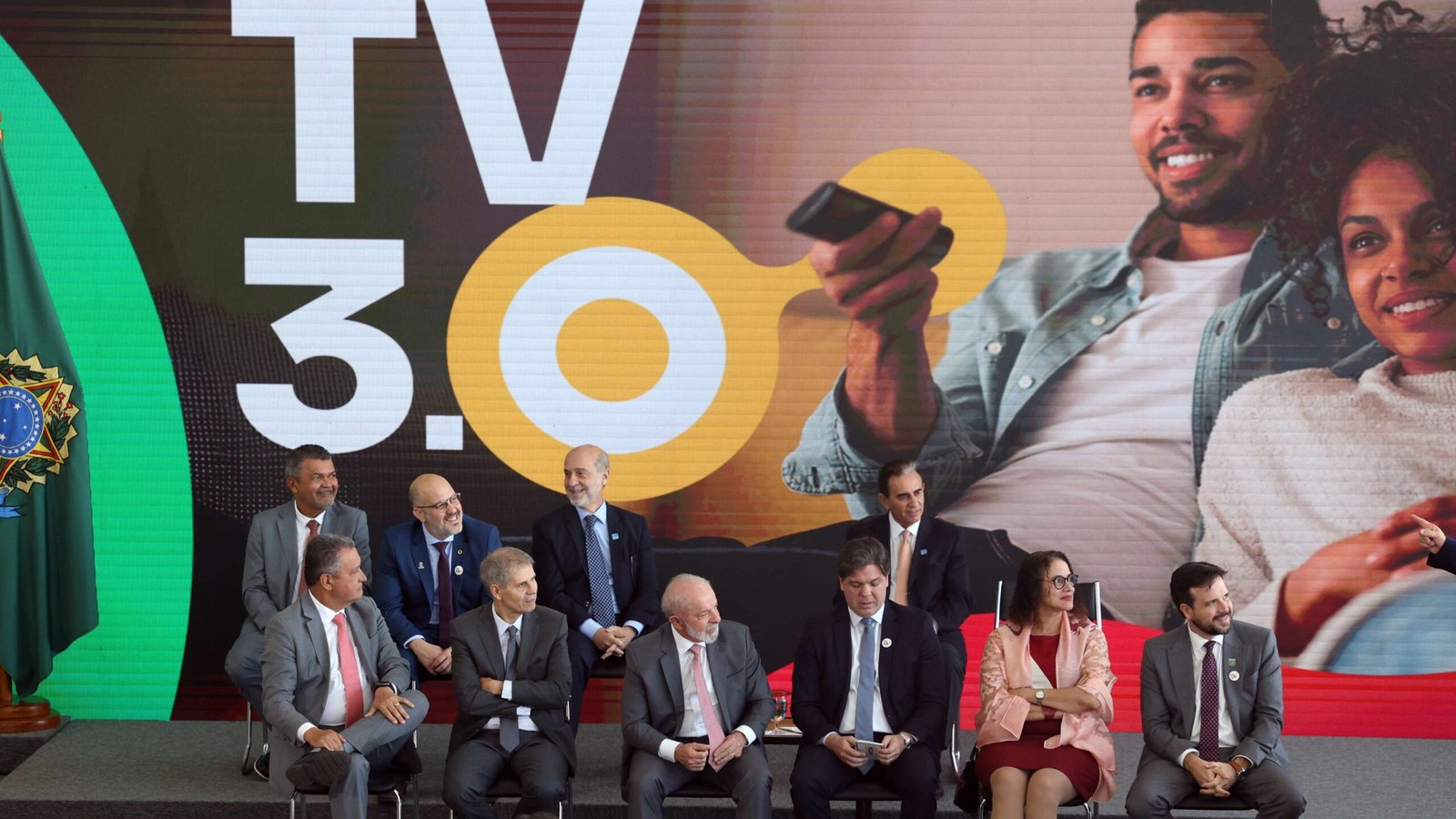 TV 3.0 chega em 2026, promete interatividade de smartphone e exige novo conversor 2 TV 3.0 chega em 2026, promete interatividade de smartphone e exige novo conversor - Imagem do artigo