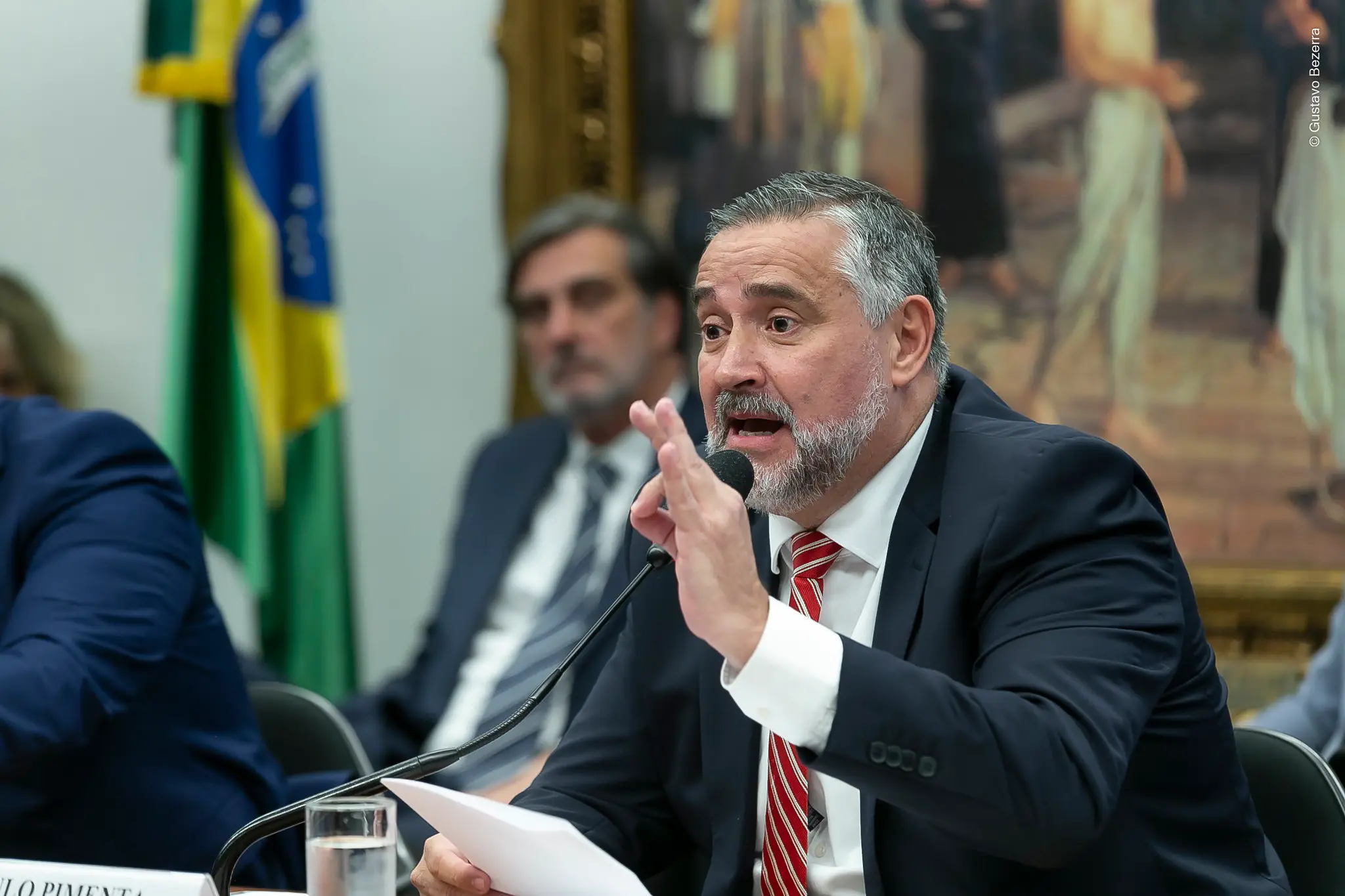 Pimenta culpa governo Bolsonaro por fraude no INSS e exalta ação de Lula 2 Pimenta culpa governo Bolsonaro por fraude no INSS e exalta ação de Lula - Imagem do artigo