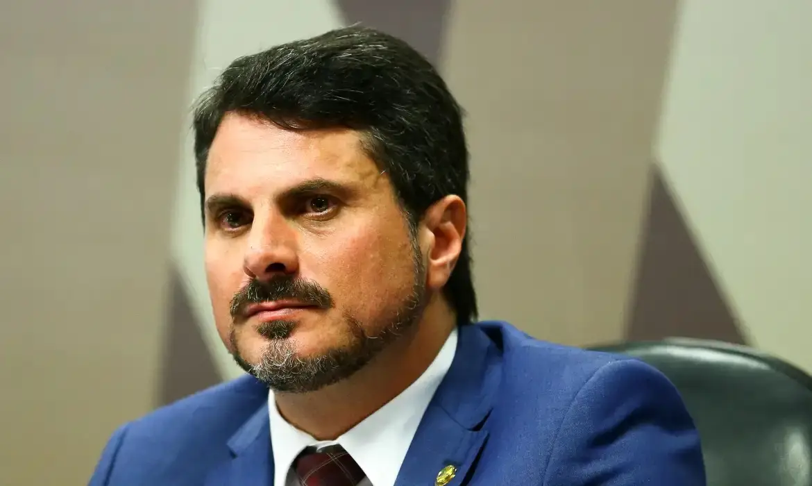 Moraes retira tornozeleira de Marcos do Val e devolve direitos bloqueados 2 Moraes retira tornozeleira de Marcos do Val e devolve direitos bloqueados - Imagem do artigo