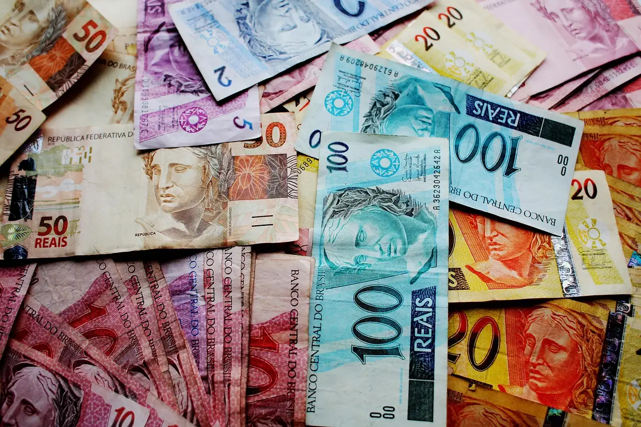 Governo envia Orçamento de 2026 com promessa de superávit e salário mínimo de R$ 1.631 2 Governo envia Orçamento de 2026 com promessa de superávit e salário mínimo de R$ 1.631 - Imagem do artigo
