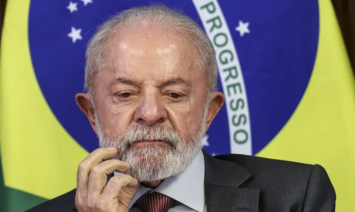 Lula autoriza retaliação tarifária contra EUA após sobretaxa de Trump 2 Lula autoriza retaliação tarifária contra EUA após sobretaxa de Trump - Imagem do artigo