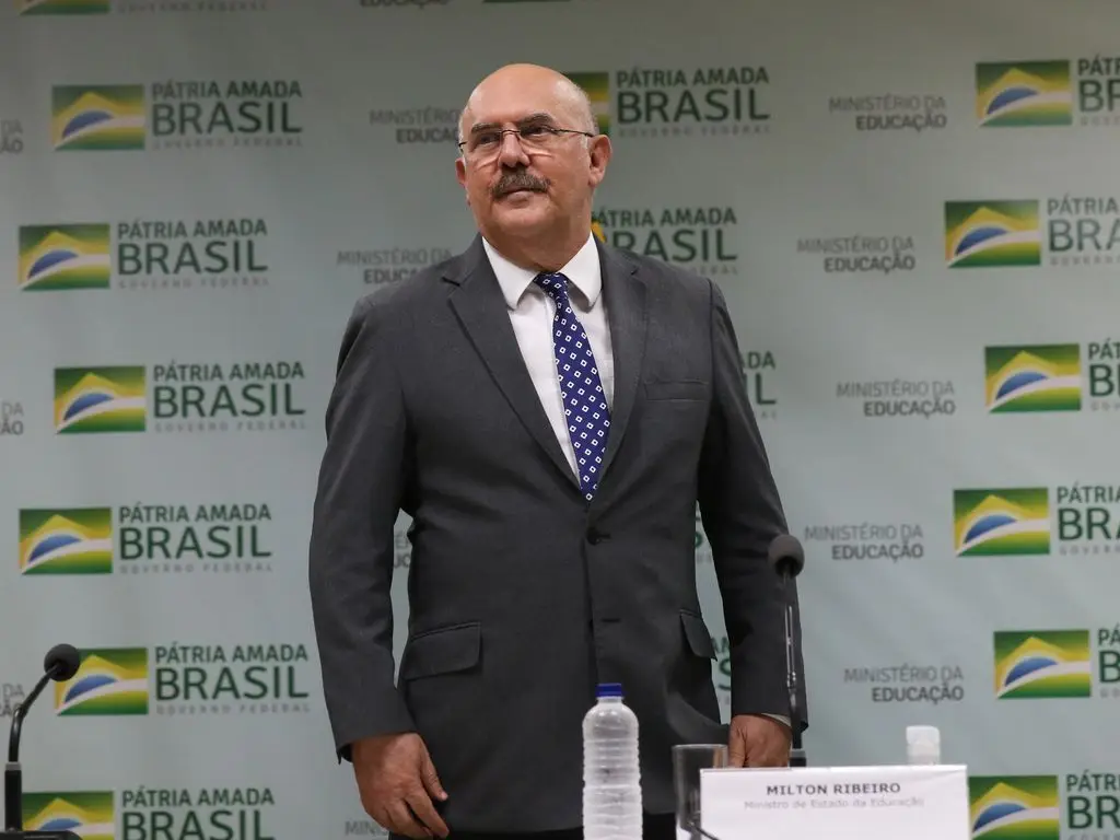 Comissão de Ética confirma censura a Milton Ribeiro por influência de pastores no MEC 2 Comissão de Ética confirma censura a Milton Ribeiro por influência de pastores no MEC - Imagem do artigo