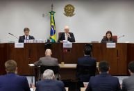 Eduardo Bolsonaro amplia pressão nos EUA e coloca bancos diante de escolha decisiva 2 Eduardo Bolsonaro amplia pressão nos EUA e coloca bancos diante de escolha decisiva - Imagem do artigo original