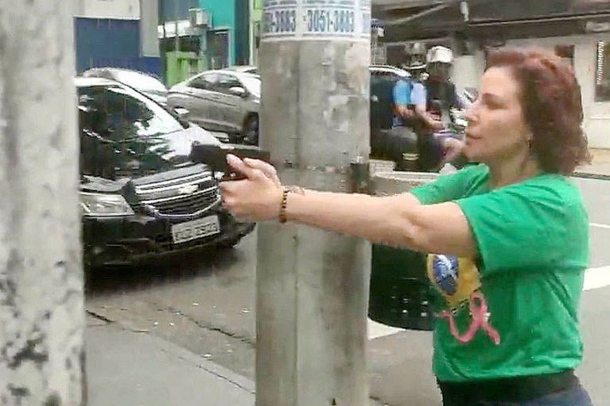 STF retoma julgamento de Carla Zambelli por porte de arma e constrangimento 2 STF retoma julgamento de Carla Zambelli por porte de arma e constrangimento - Imagem do artigo original