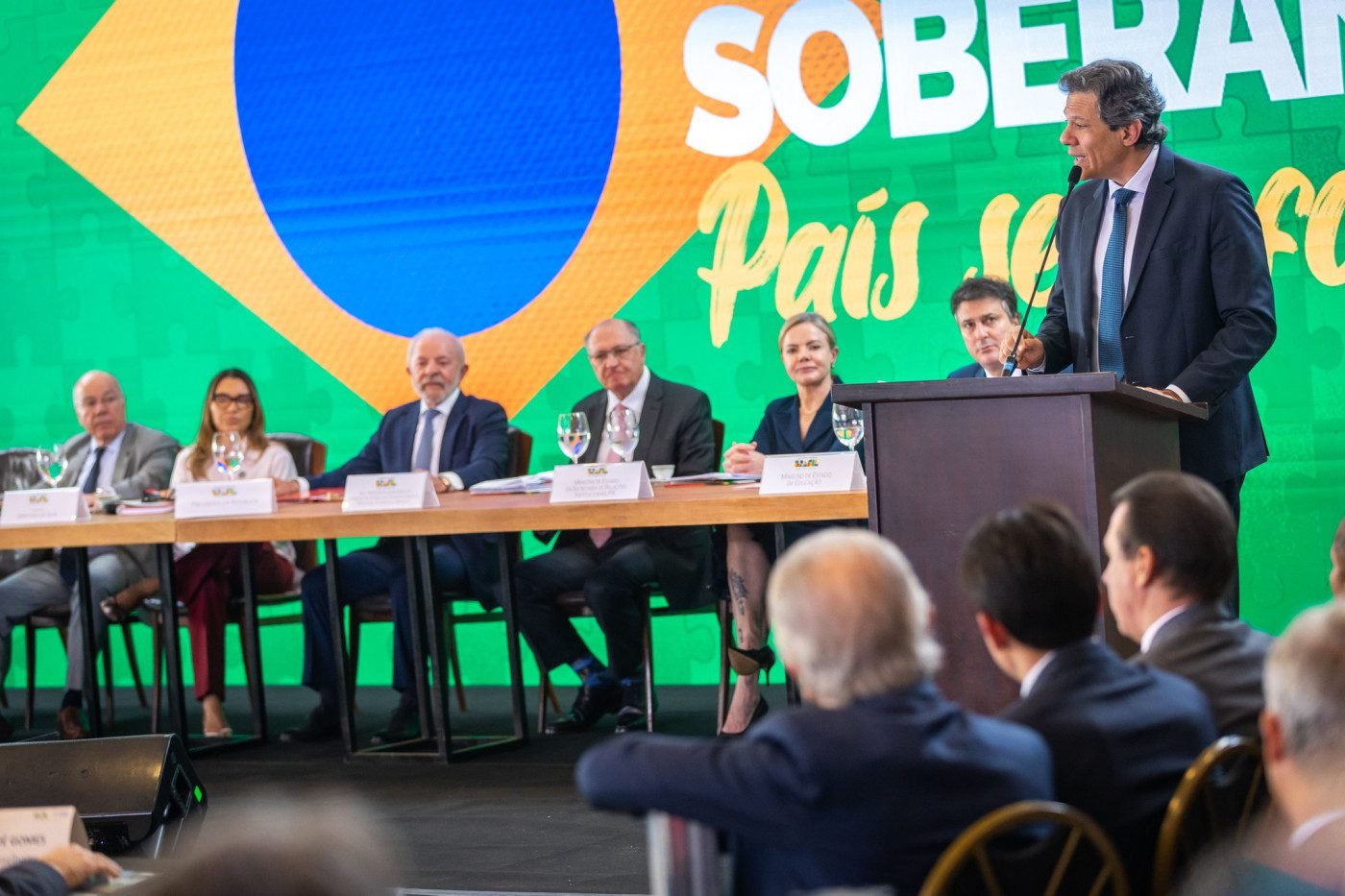 STF libera visitas de familiares a Bolsonaro sem aviso prévio durante prisão domiciliar 2 STF libera visitas de familiares a Bolsonaro sem aviso prévio durante prisão domiciliar - Imagem do artigo original