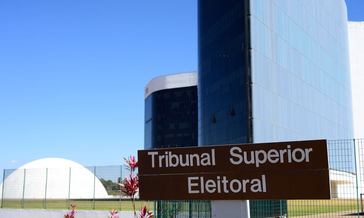Ex-secretário denuncia: CIA teria influenciado eleições brasileiras por meio de ONGs 2 Ex-secretário denuncia: CIA teria influenciado eleições brasileiras por meio de ONGs - Imagem do artigo original