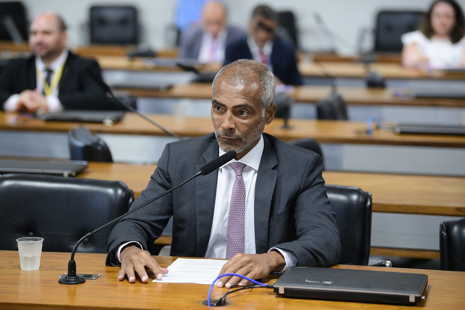 Romário e Eudócia mantêm suspense e travam 41ª assinatura pelo impeachment de Moraes 2 Romário e Eudócia mantêm suspense e travam 41ª assinatura pelo impeachment de Moraes - Imagem do artigo original