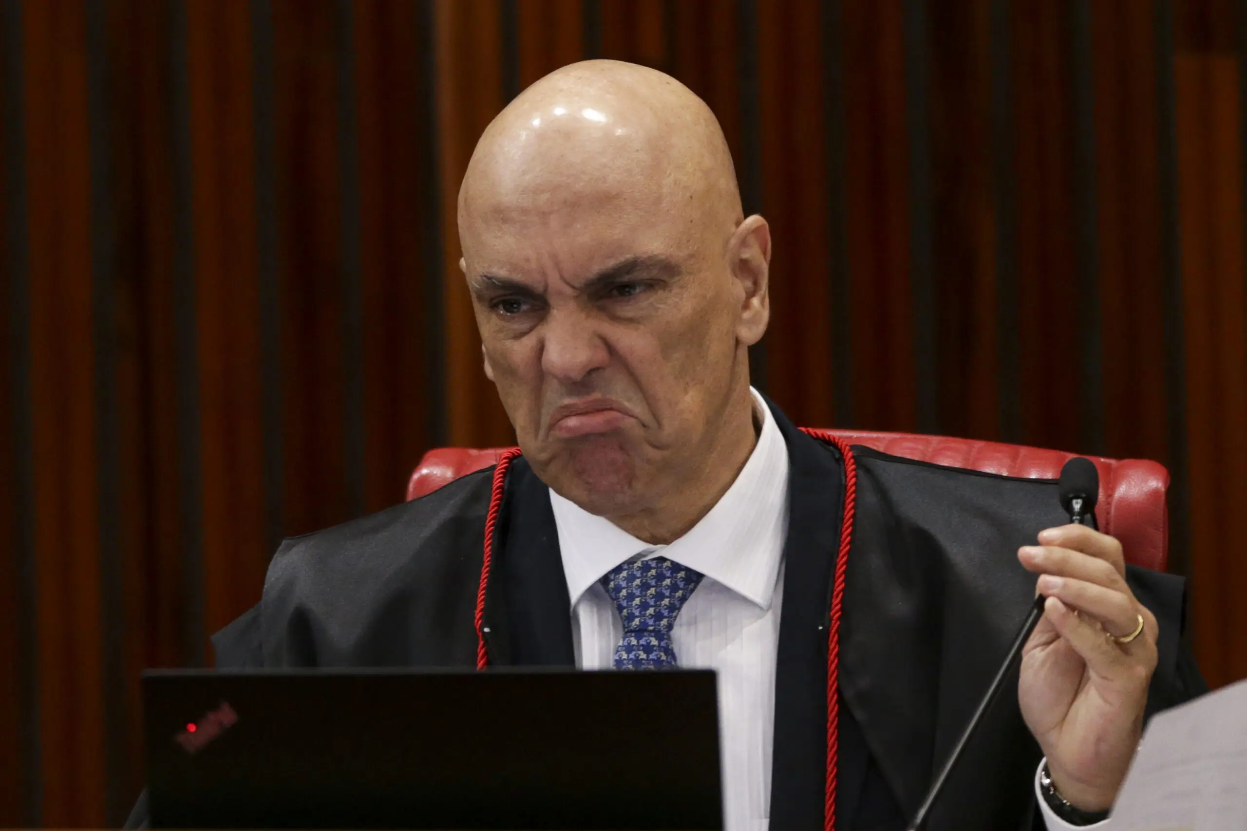 Moraes usa termo errado e pode barrar noras de Bolsonaro em prisão domiciliar 2 Moraes usa termo errado e pode barrar noras de Bolsonaro em prisão domiciliar - Imagem do artigo original