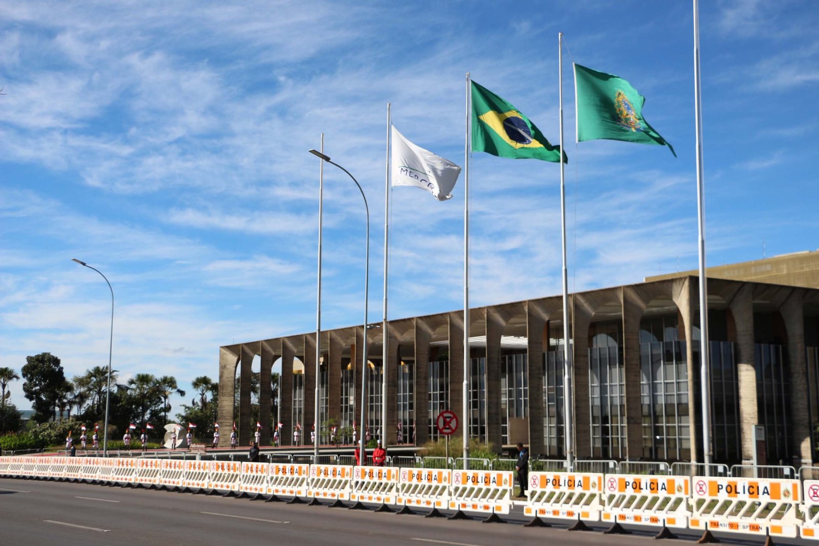 Itamaraty convoca embaixada dos EUA após post acusar Moraes de censura 2 Itamaraty convoca embaixada dos EUA após post acusar Moraes de censura - Imagem do artigo original