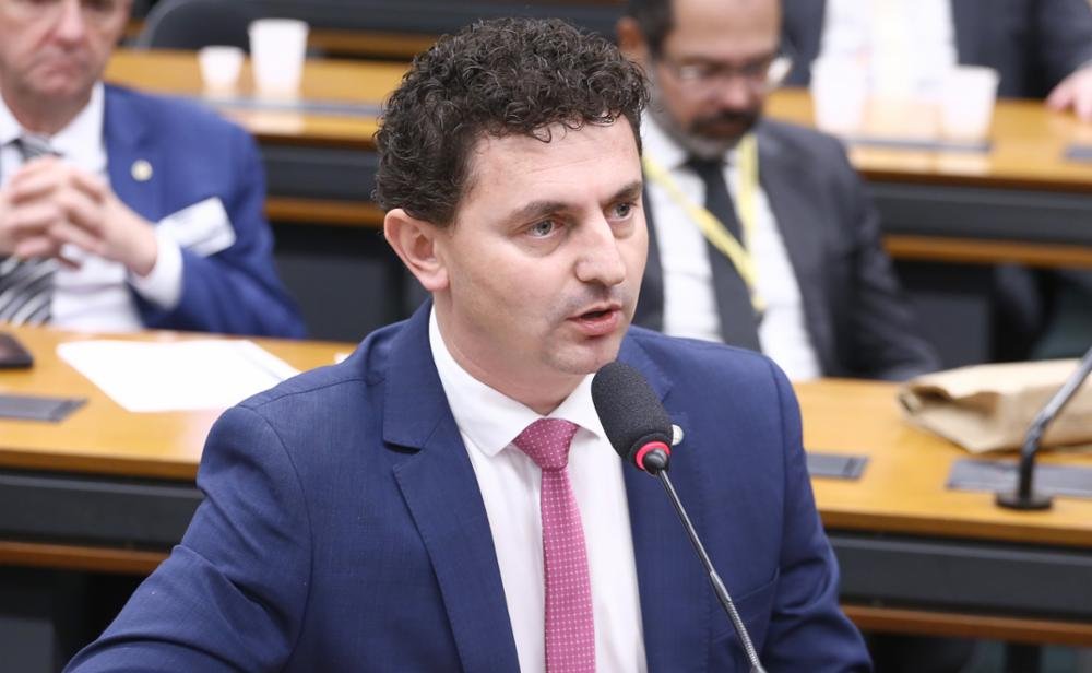 Deputado aciona TCU e trava contrato milionário do TST para sala VIP no aeroporto 2 Deputado aciona TCU e trava contrato milionário do TST para sala VIP no aeroporto - Imagem do artigo original