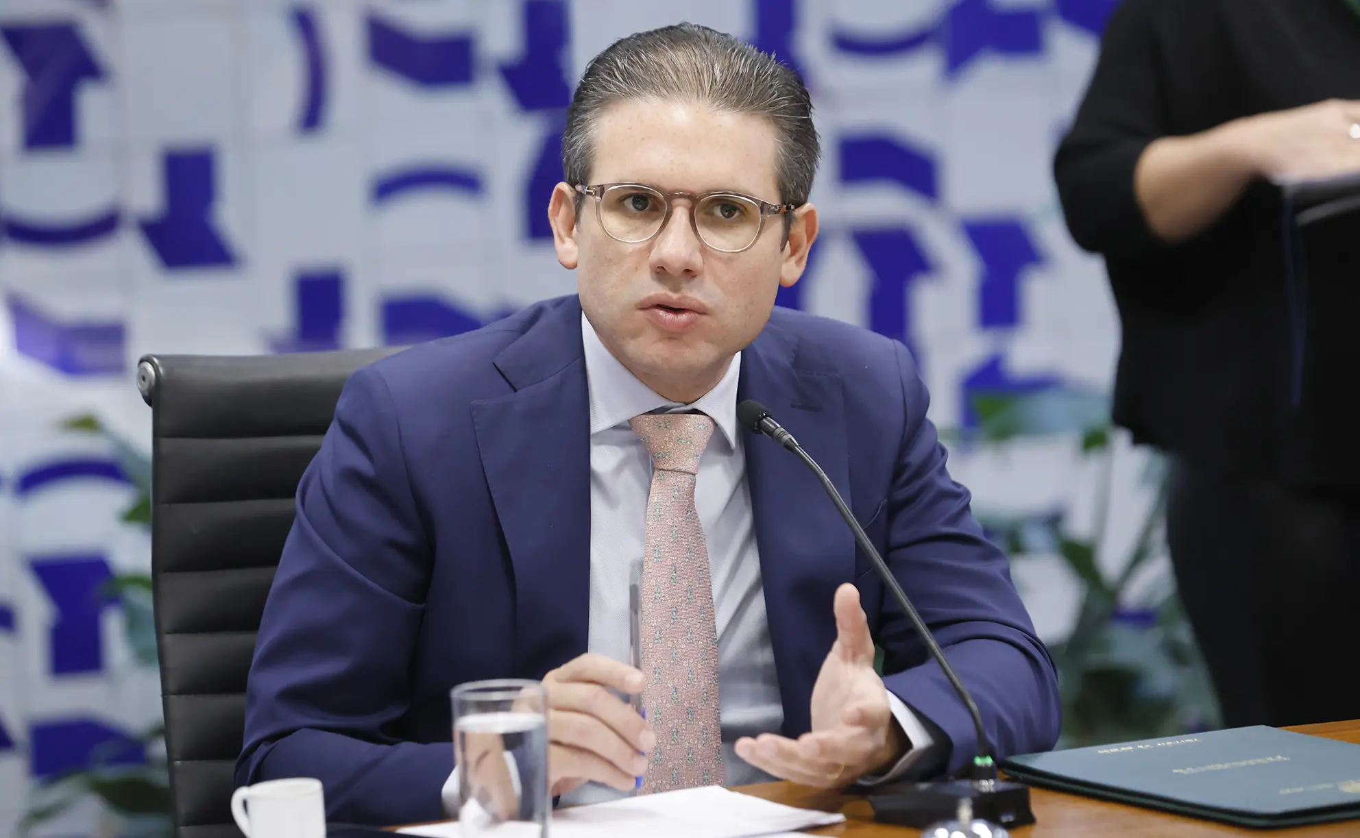 Hugo Motta aciona Corregedoria e mira suspensão de 14 deputados de oposição por protesto 2 Hugo Motta aciona Corregedoria e mira suspensão de 14 deputados de oposição por protesto - Imagem do artigo original