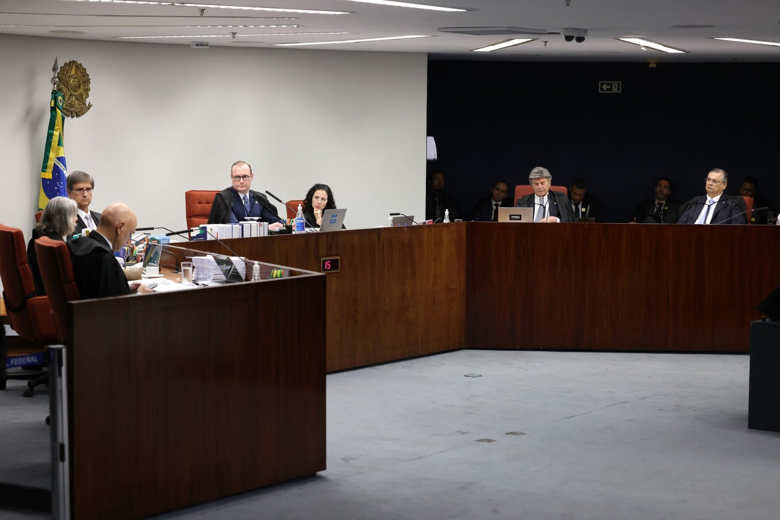 Bolsonaro entrega defesa final e ação sobre 8 de janeiro chega à fase de julgamento 2 Bolsonaro entrega defesa final e ação sobre 8 de janeiro chega à fase de julgamento - Imagem do artigo original