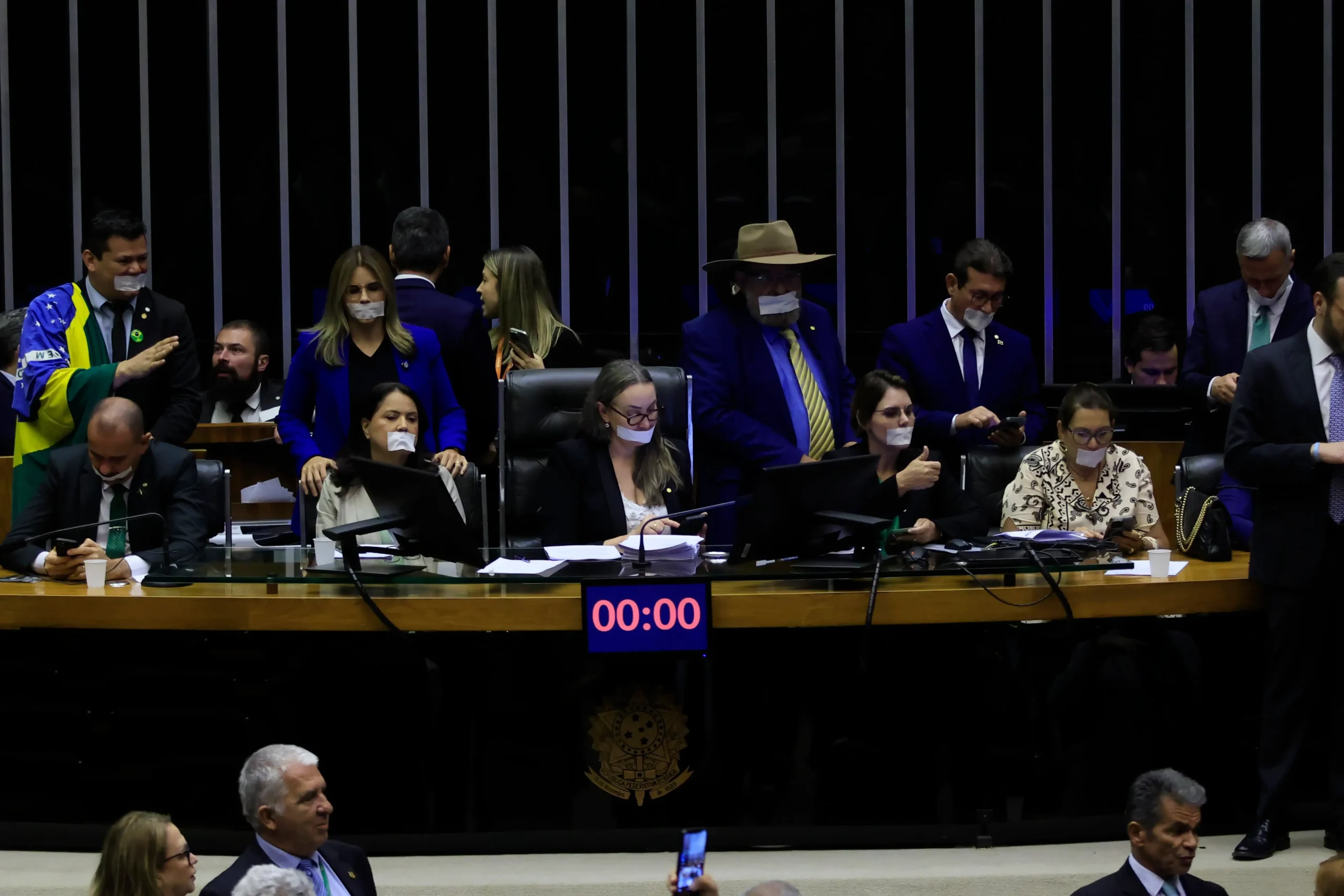 Deputados do PL pedem impeachment de Alexandre de Moraes no Senado 2 Deputados do PL pedem impeachment de Alexandre de Moraes no Senado - Imagem do artigo