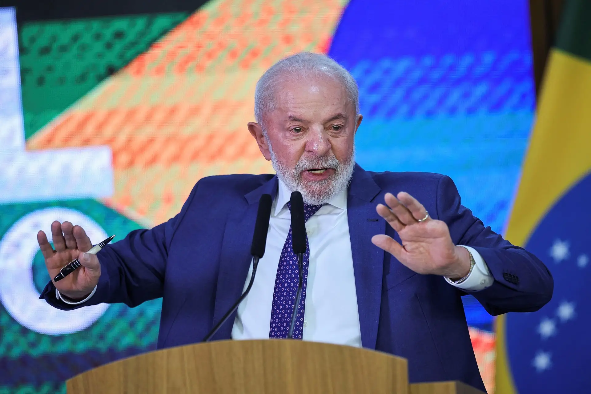 Câmara aprova em segundos R$ 7,6 bi em emendas de comissão sem debate 2 Câmara aprova em segundos R$ 7,6 bi em emendas de comissão sem debate - Imagem do artigo