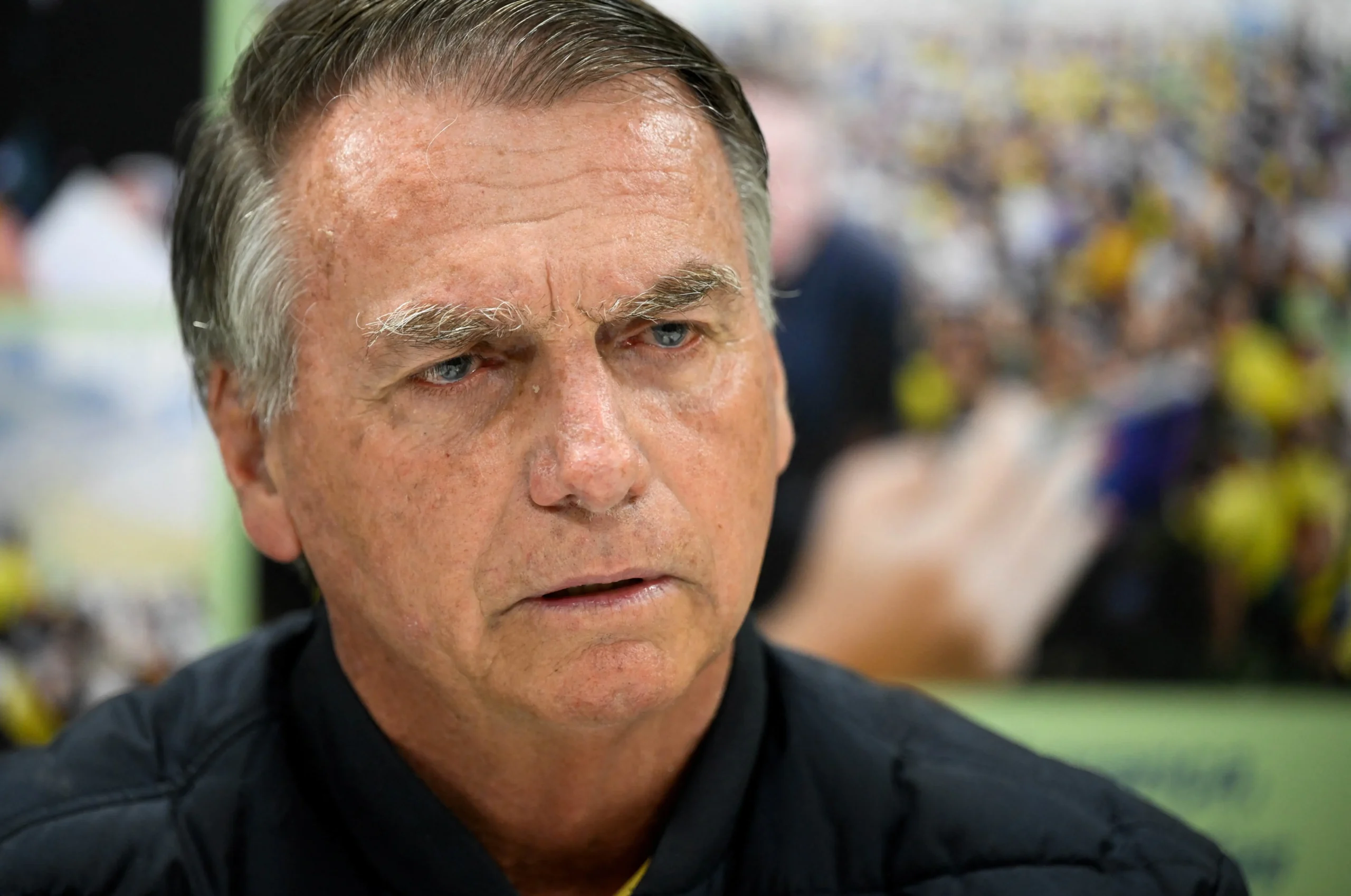 Bolsonaro impõe filtro rigoroso e só libera visitas de aliados próximos na prisão domiciliar 2 Bolsonaro impõe filtro rigoroso e só libera visitas de aliados próximos na prisão domiciliar - Imagem do artigo