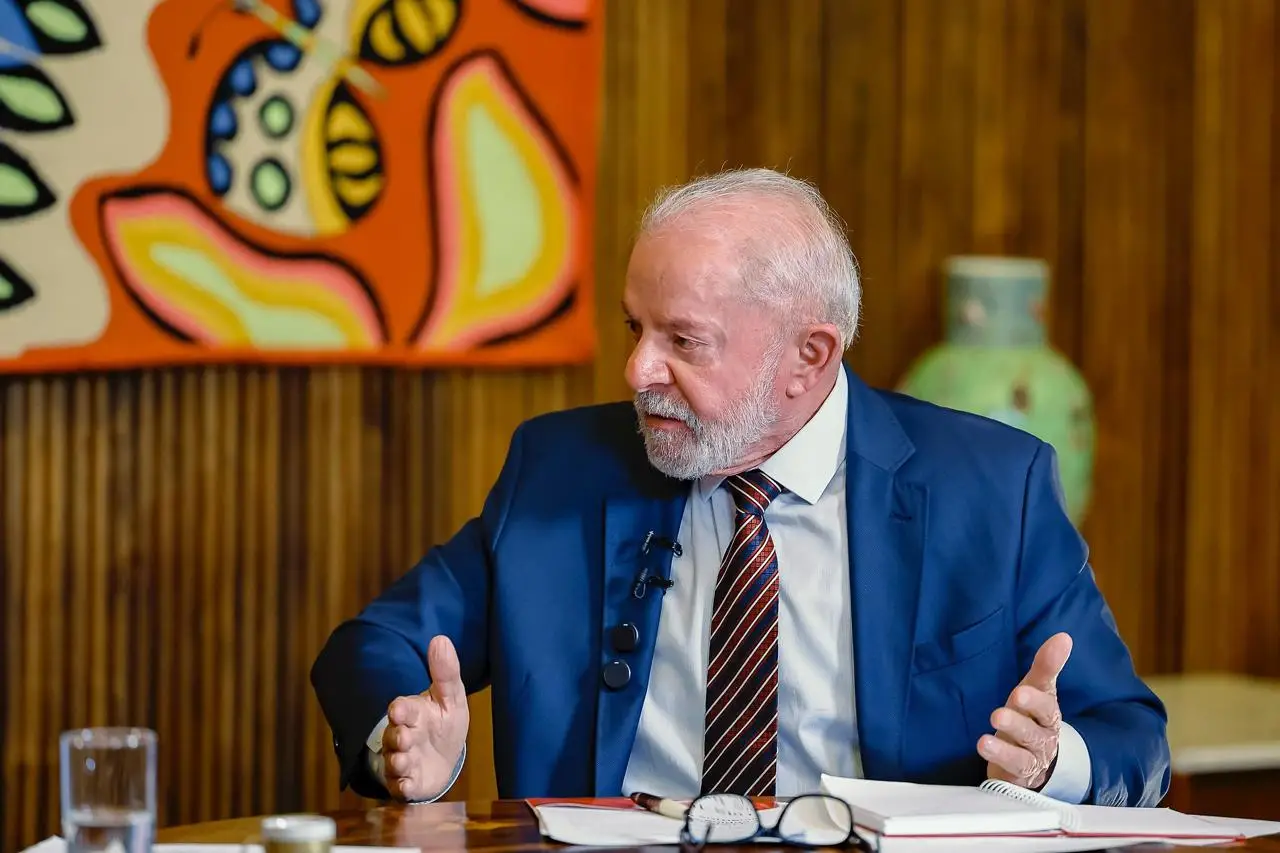 Lula planta muda e convida Trump a conhecer “Brasil de verdade” 2 Lula planta muda e convida Trump a conhecer “Brasil de verdade” - Imagem do artigo