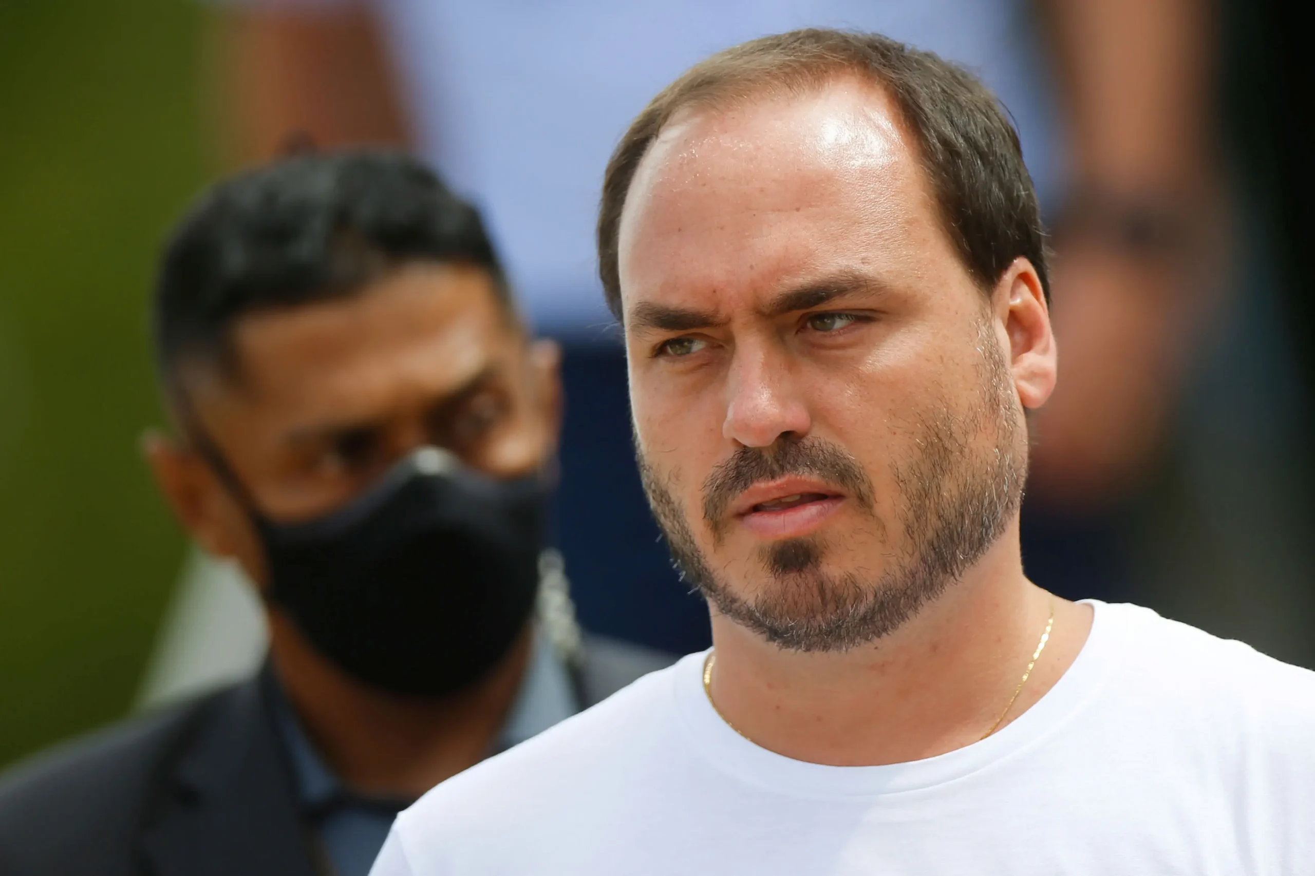 Carlos Bolsonaro dispara contra governadores de direita e os chama de “ratos” 2 Carlos Bolsonaro dispara contra governadores de direita e os chama de “ratos” - Imagem do artigo