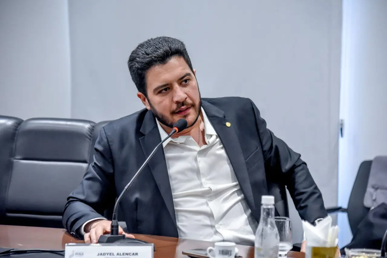 Câmara acelera projeto que endurece regras para proteger crianças na internet 2 Câmara acelera projeto que endurece regras para proteger crianças na internet - Imagem do artigo