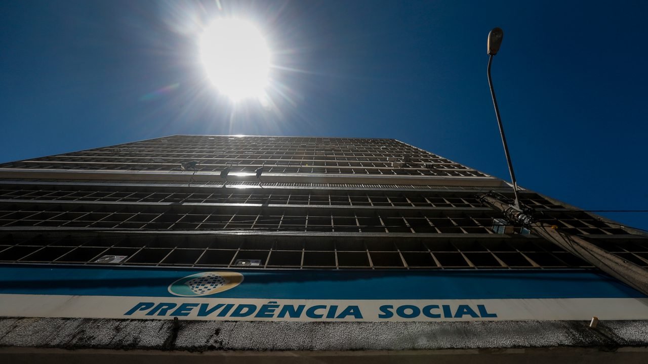 CPMI do INSS pede prisão de 21 suspeitos e leva investigação de fraude bilionária ao STF 2 CPMI do INSS pede prisão de 21 suspeitos e leva investigação de fraude bilionária ao STF - Imagem do artigo