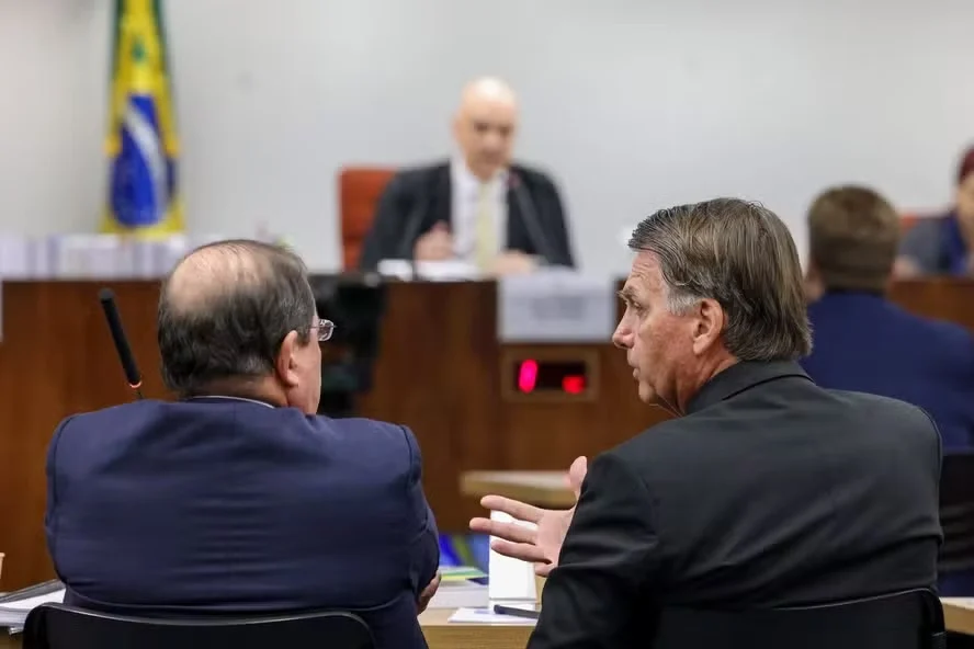 STF inicia julgamento de Bolsonaro com presença ativa de deputados de esquerda 2 STF inicia julgamento de Bolsonaro com presença ativa de deputados de esquerda - Imagem do artigo
