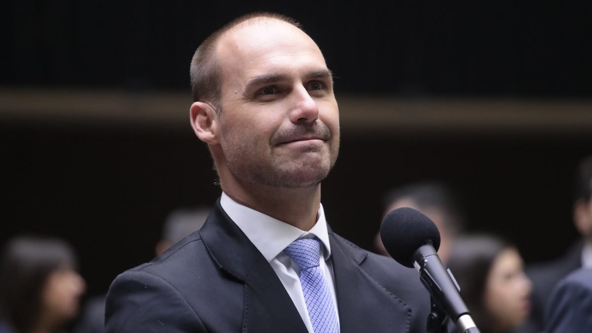 Conselho de Ética aciona dez parlamentares, mas decide não investigar Eduardo Bolsonaro 2 Conselho de Ética aciona dez parlamentares, mas decide não investigar Eduardo Bolsonaro - Imagem do artigo