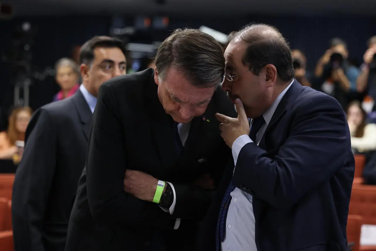 Defesa de Bolsonaro acusa PGR de exagero e rejeita pena de 30 anos 2 Defesa de Bolsonaro acusa PGR de exagero e rejeita pena de 30 anos - Imagem do artigo