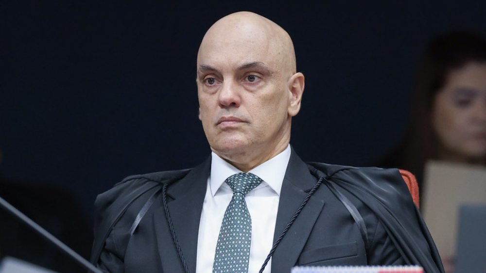 Senado expõe acusação de fraude contra Moraes durante julgamento de Bolsonaro 2 Senado expõe acusação de fraude contra Moraes durante julgamento de Bolsonaro - Imagem do artigo