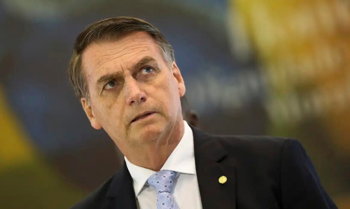 Bolsonaro recebe filhos e acompanha julgamento sob rígidas restrições 2 Bolsonaro recebe filhos e acompanha julgamento sob rígidas restrições - Imagem do artigo