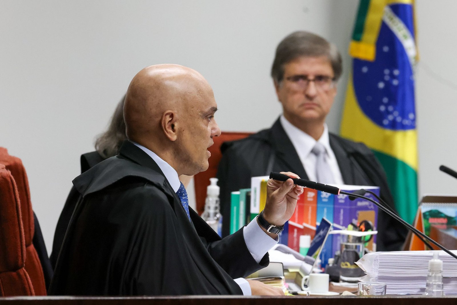 Depoimento de ex-assessor agita Senado e pressiona Moraes e Gonet 2 Depoimento de ex-assessor agita Senado e pressiona Moraes e Gonet - Imagem do artigo