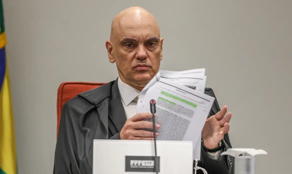 OAB-DF exige resposta dura a Moraes por suposta violação de prerrogativas 2 OAB-DF exige resposta dura a Moraes por suposta violação de prerrogativas - Imagem do artigo
