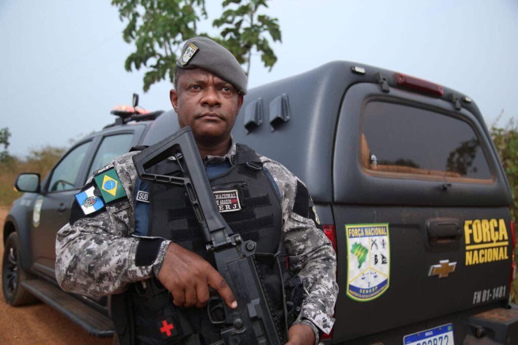 Dados nacionais mostram maioria de policiais negros entre vítimas e expõem violência regional 2 Dados nacionais mostram maioria de policiais negros entre vítimas e expõem violência regional - Imagem do artigo