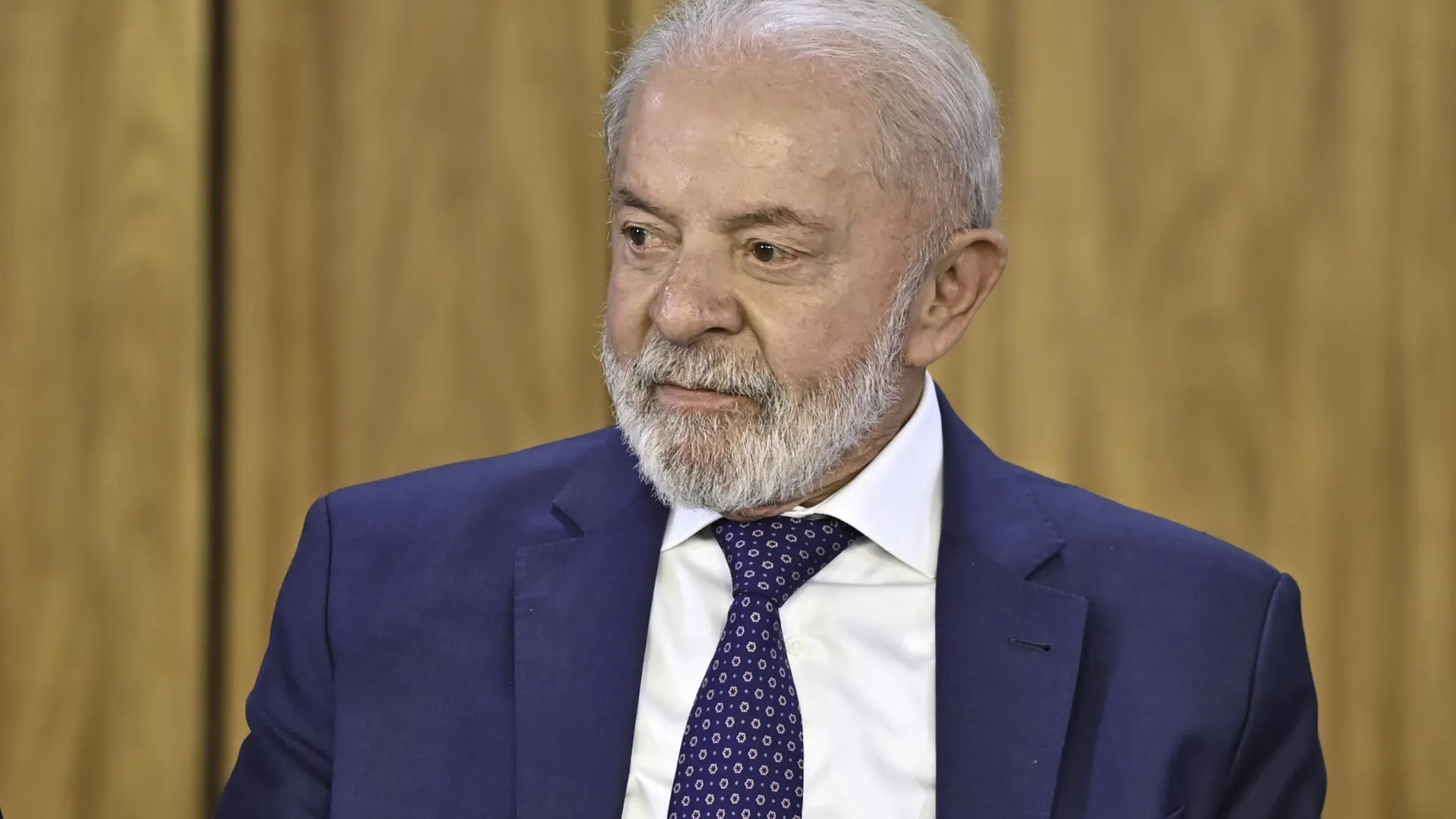 Lula ataca Bolsonaro e afirma que pedido de anistia “admite culpa” 2 Lula ataca Bolsonaro e afirma que pedido de anistia “admite culpa” - Imagem do artigo