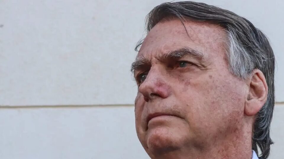 STF impõe vigilância presencial e críticos acusam tentativa de humilhar Bolsonaro 2 STF impõe vigilância presencial e críticos acusam tentativa de humilhar Bolsonaro - Imagem do artigo