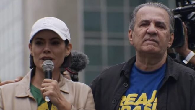 Michelle Bolsonaro denuncia perseguição religiosa e confronta STF em manifestação na Paulista 2 Michelle Bolsonaro denuncia perseguição religiosa e confronta STF em manifestação na Paulista - Imagem do artigo