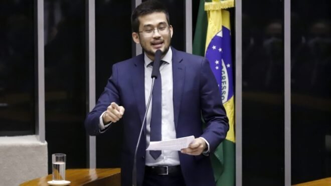 Kataguiri aciona Câmara e pressiona Lewandowski por falha na IA Córtex 2 Kataguiri aciona Câmara e pressiona Lewandowski por falha na IA Córtex - Imagem do artigo