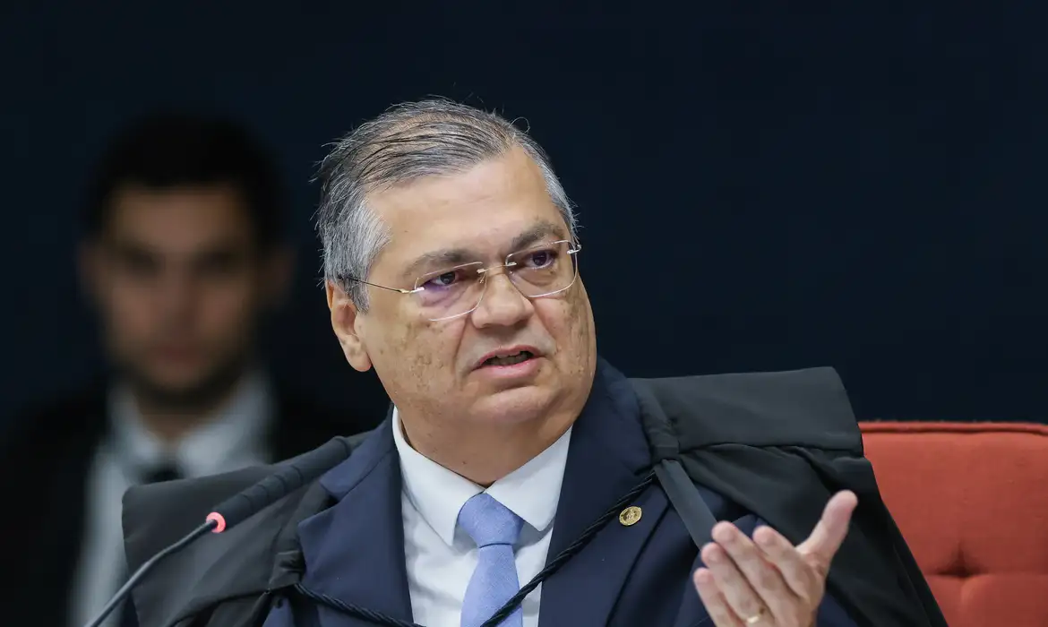 Dino revela “Punhal verde e amarelo” e ironiza flores no julgamento dos atos de 8/1 2 Dino revela “Punhal verde e amarelo” e ironiza flores no julgamento dos atos de 8/1 - Imagem do artigo